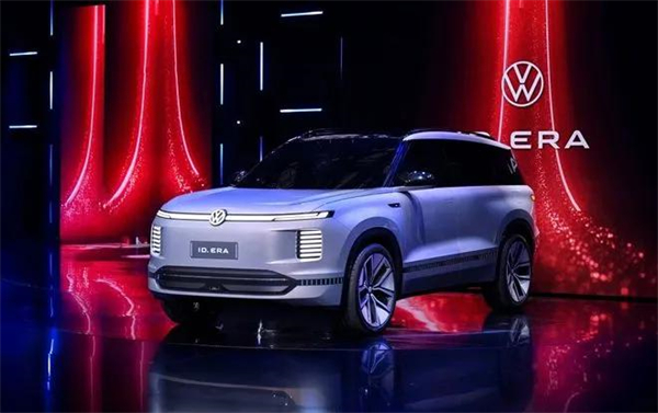 维基体育向上 昂首挺胸