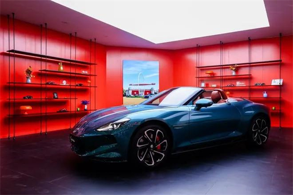 维基体育向上 昂首挺胸